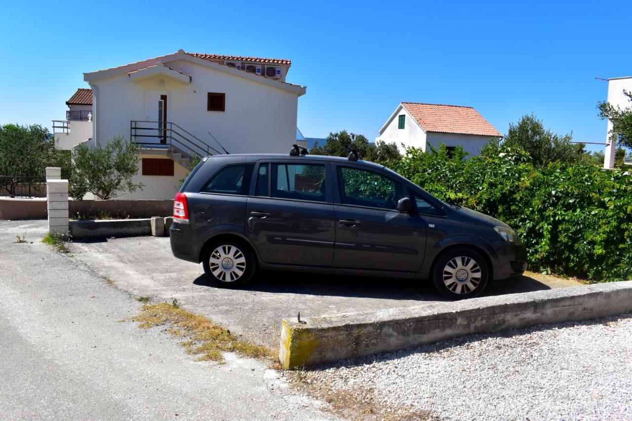 Apartment Vujica, Okrug Gornji 特罗吉尔 外观 照片
